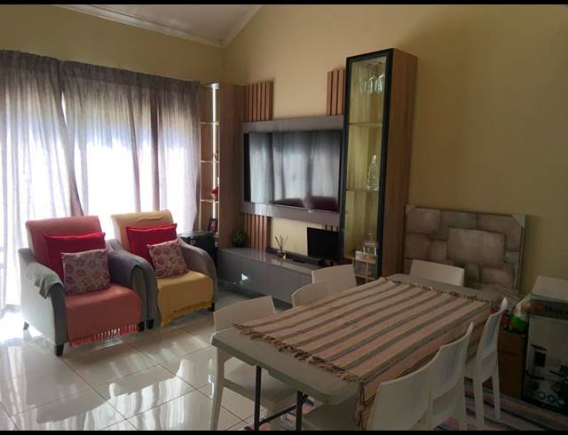 3 BEDROOM TOWNHOUSE FOR SALE IN HEUWELSIG ESTATE